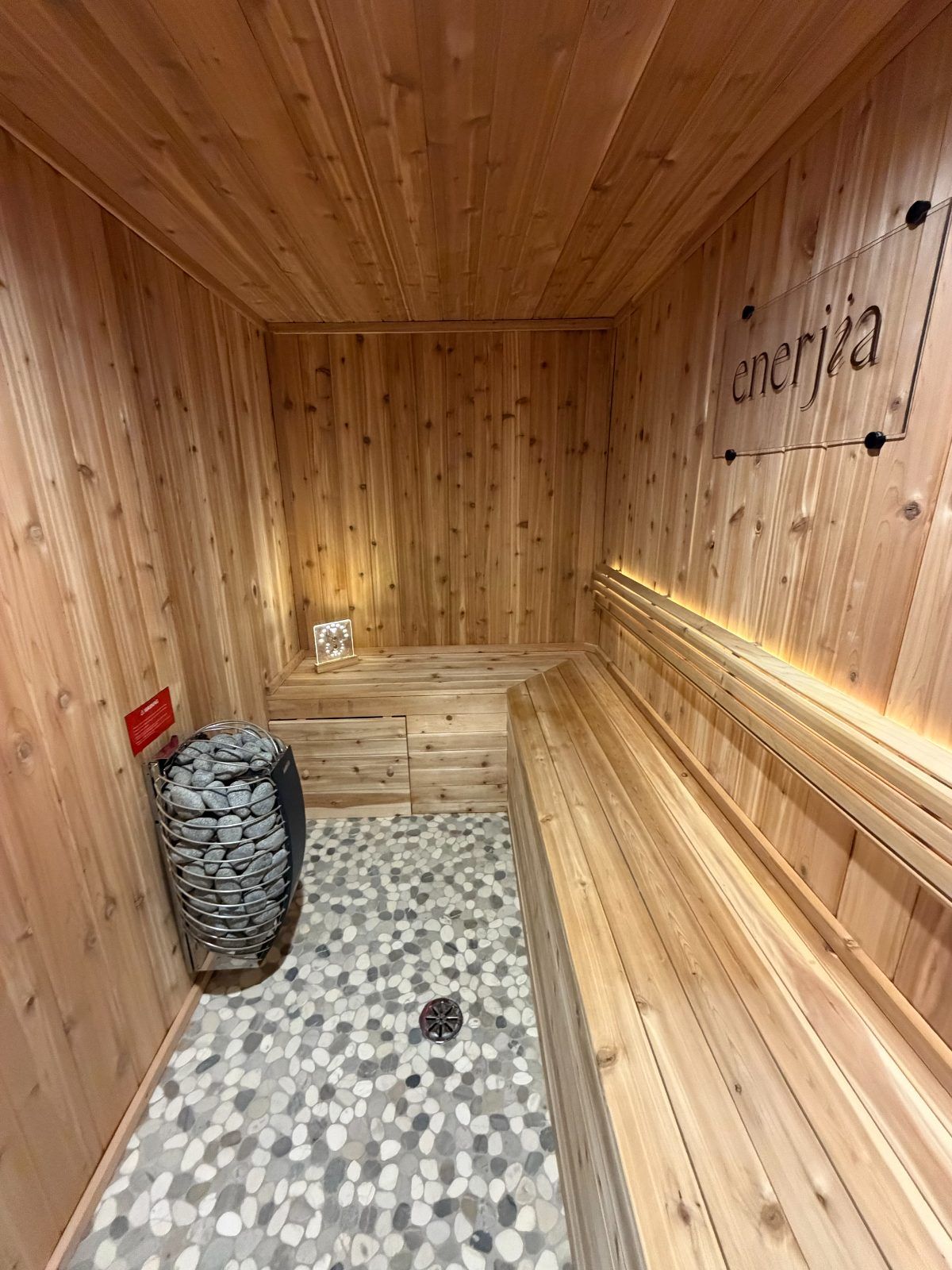 The traditional cedar sauna at Enerjia